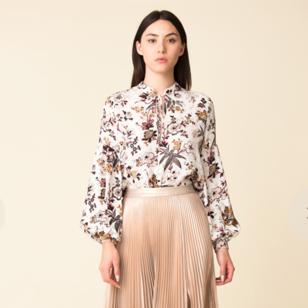 ALC White Ty Floral Lantern Sleeve 100% Silk Blouse size 6
